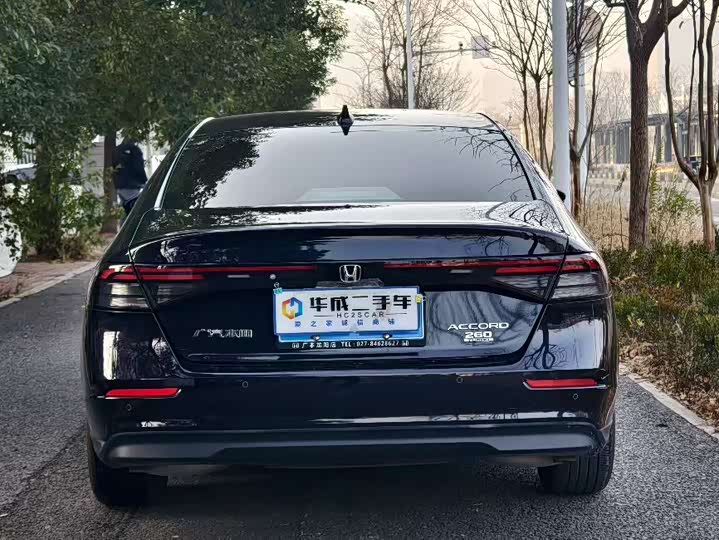 Фото 3 - Honda Accord