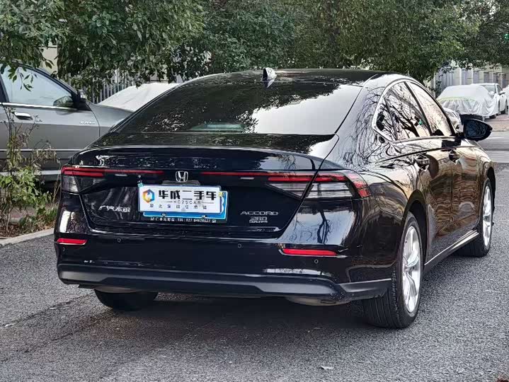 Фото 4 - Honda Accord