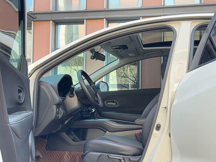 Фото 4 - Honda Vezel