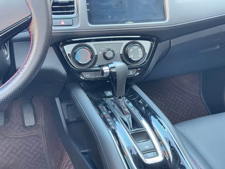 Фото 7 - Honda Vezel