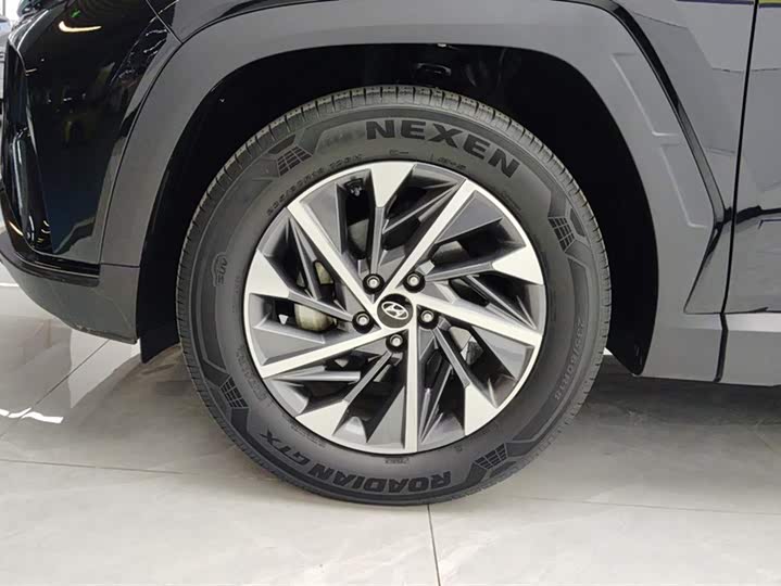 Фото 6 - Hyundai Tucson L