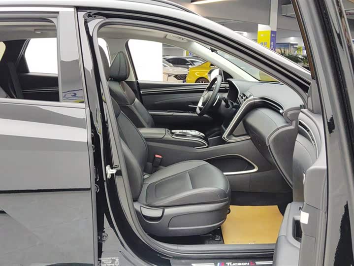 Фото 8 - Hyundai Tucson L