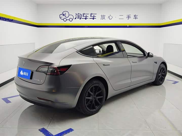 Фото 3 - Tesla Model 3