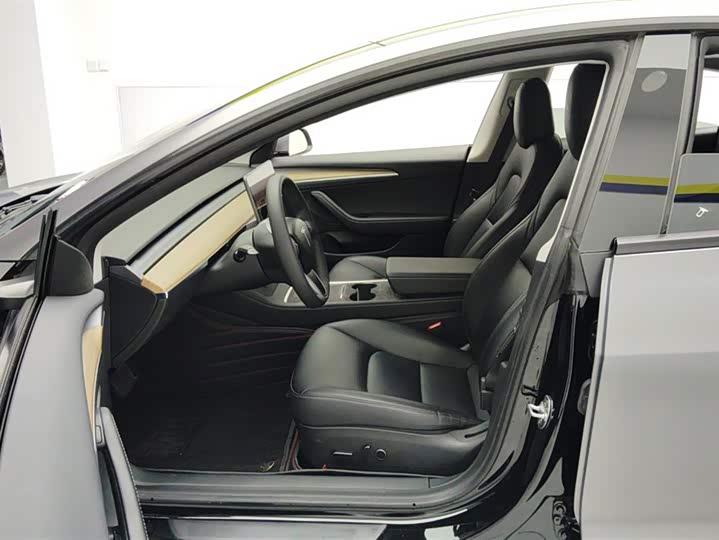 Фото 9 - Tesla Model 3