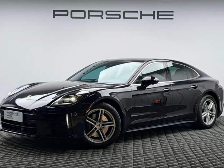 Фото 1 - Porsche Panamera