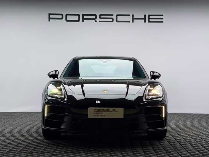 Фото 2 - Porsche Panamera