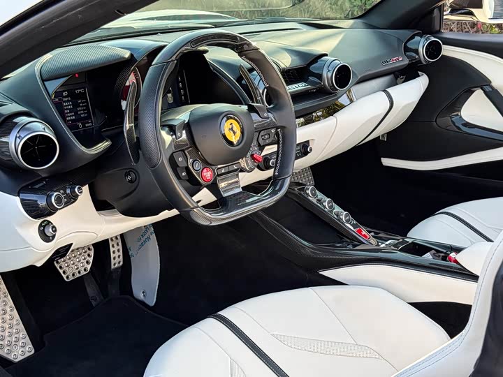 Фото 5 - Ferrari 812