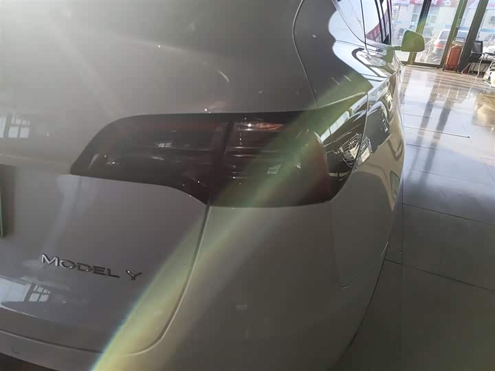 Фото 8 - Tesla Model Y