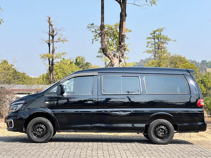 Фото 4 - Dongfeng Forthing Lingzhi M5