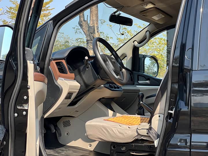 Фото 8 - Dongfeng Forthing Lingzhi M5