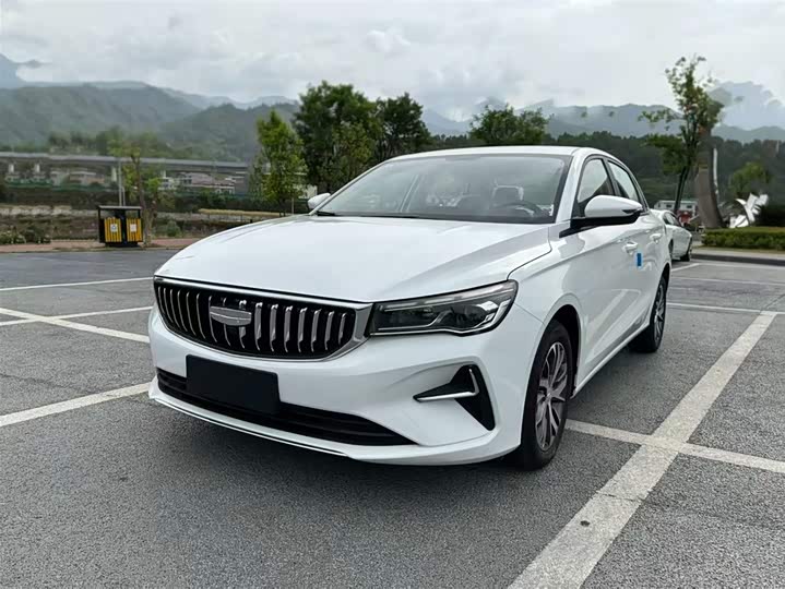 Фото 1 - Geely Emgrand