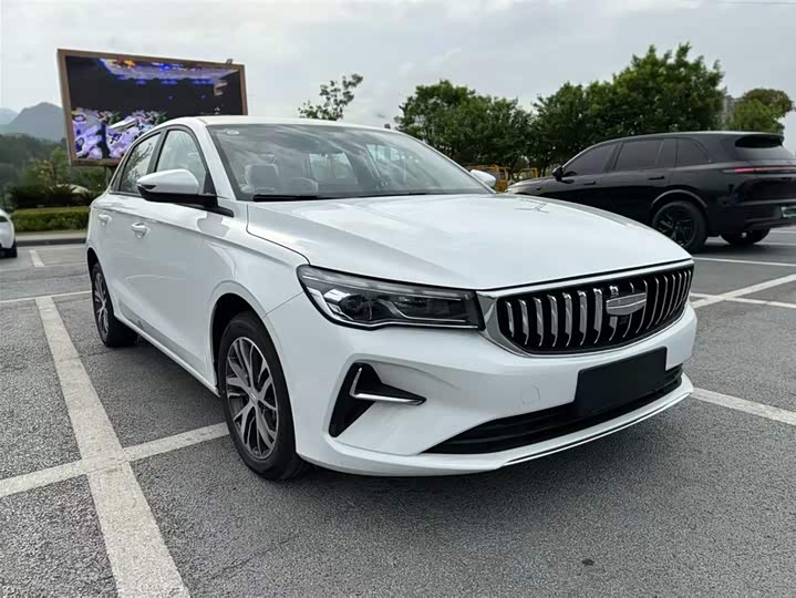 Фото 3 - Geely Emgrand