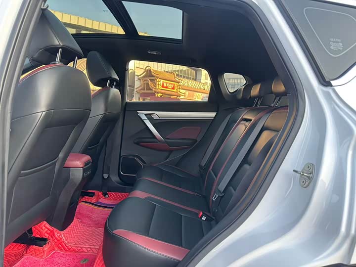 Фото 5 - Geely Coolray