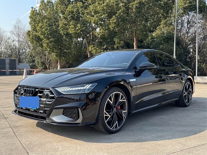 Фото 1 - Audi A7L