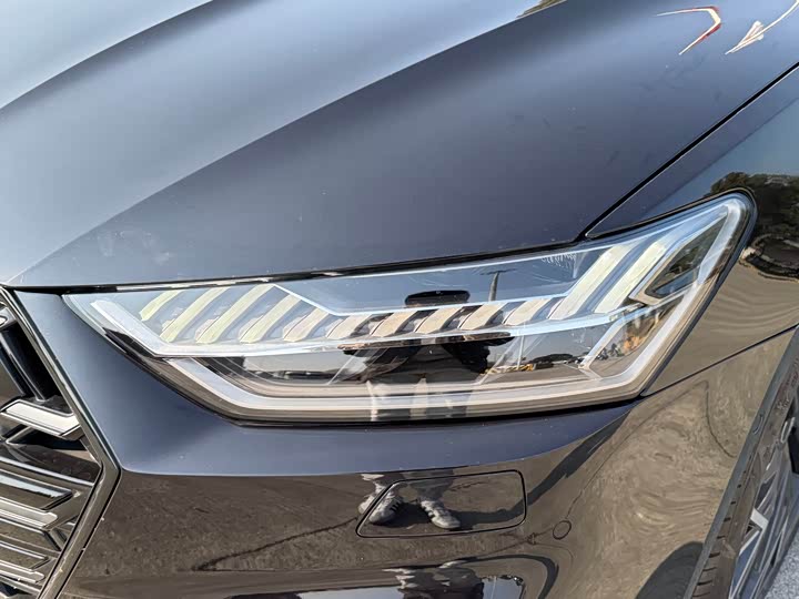 Фото 5 - Audi A7L