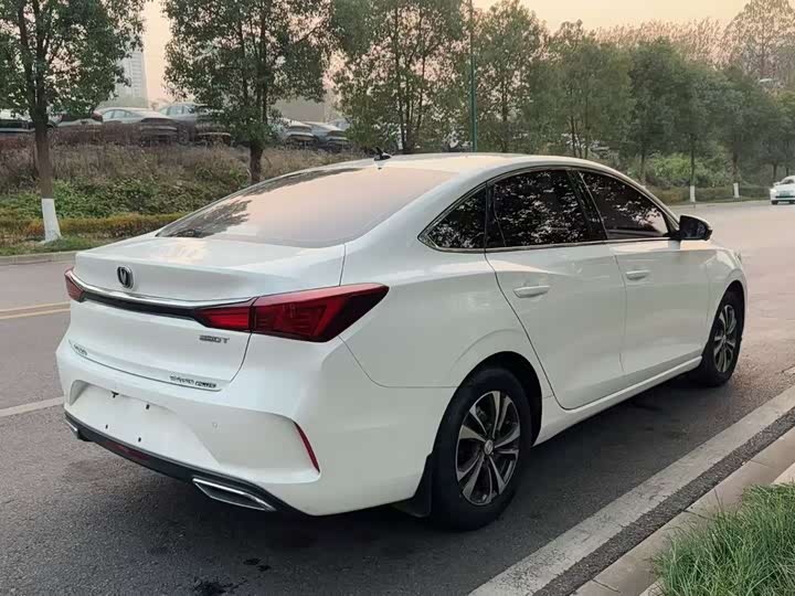Фото 7 - Changan Eado Plus