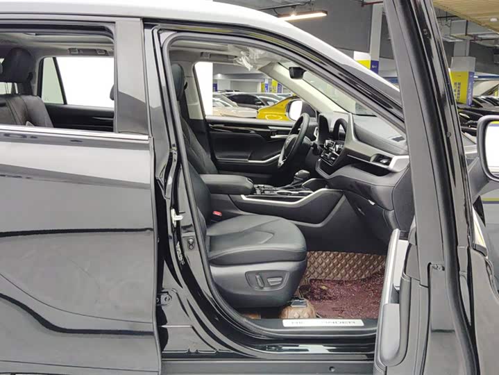 Фото 8 - Toyota Highlander