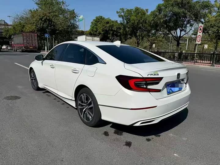 Фото 5 - Honda Accord