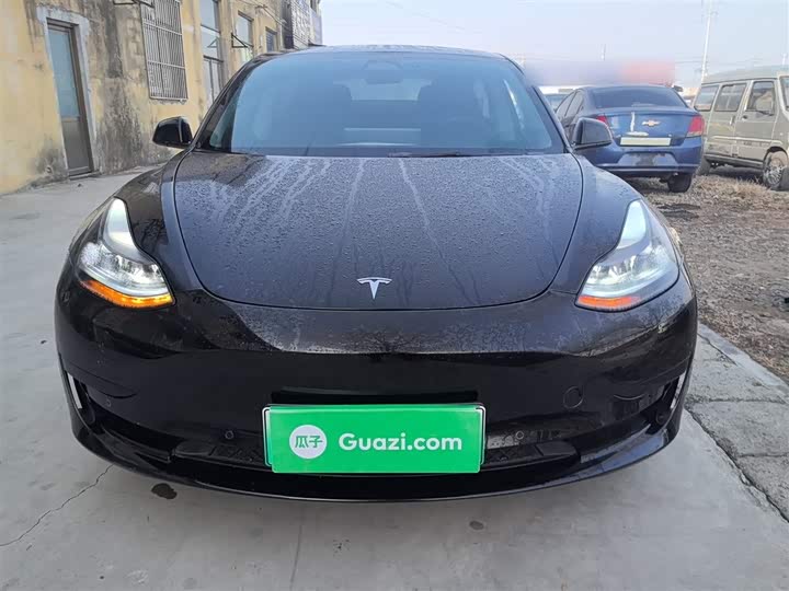 Фото 3 - Tesla Model 3