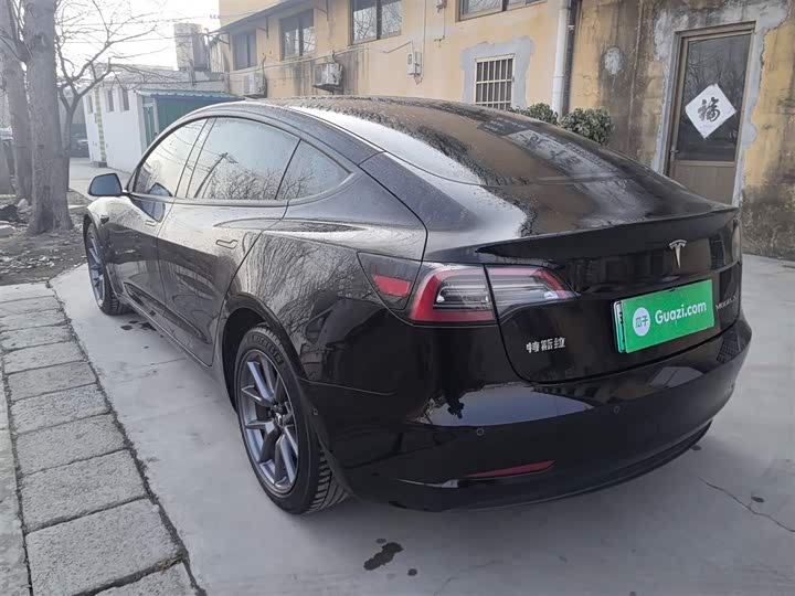 Фото 5 - Tesla Model 3