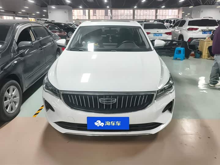 Фото 2 - Geely Emgrand