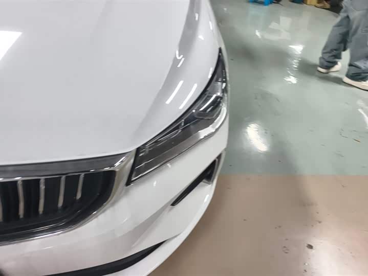 Фото 5 - Geely Emgrand