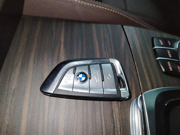 Фото 9 - BMW 5 Series