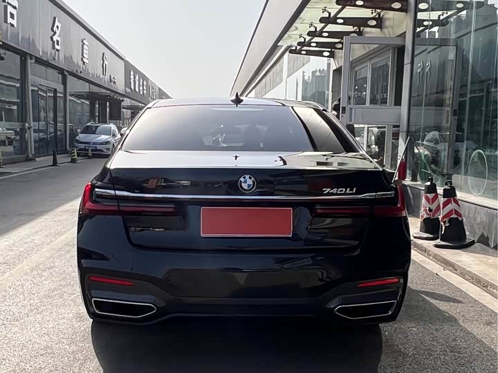 Фото 5 - BMW 7 Series