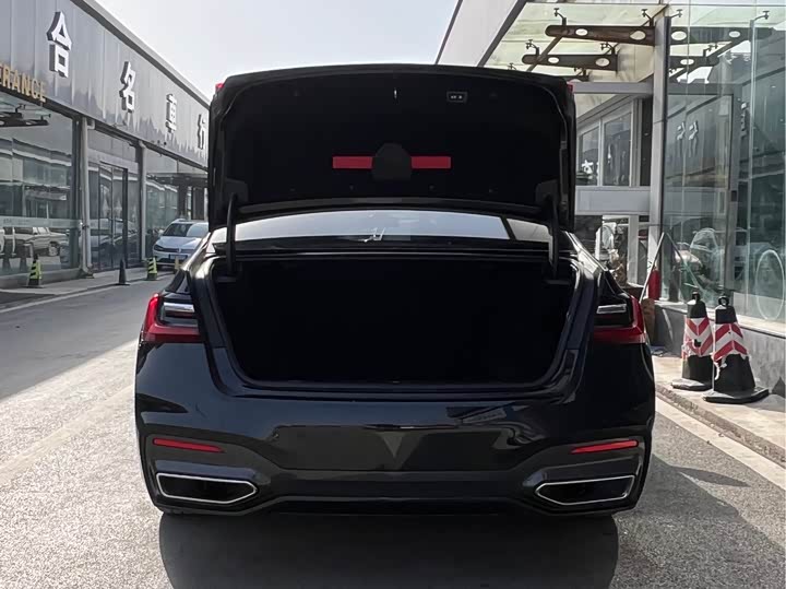 Фото 6 - BMW 7 Series