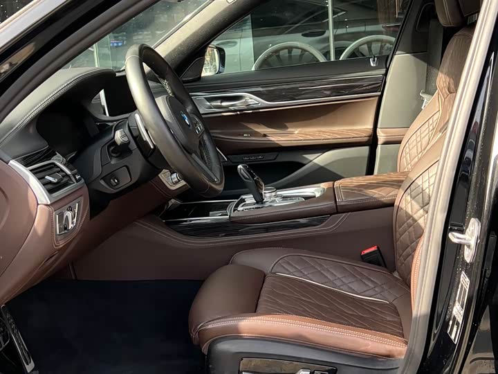 Фото 7 - BMW 7 Series