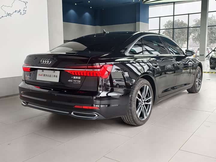 Фото 5 - Audi A6L