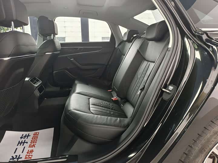 Фото 7 - Audi A6L