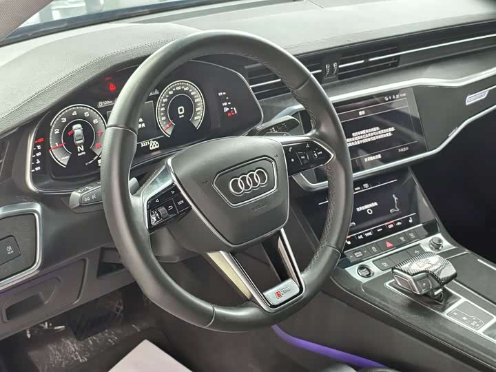 Фото 8 - Audi A6L
