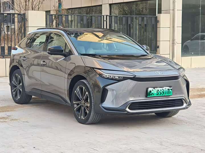 Фото 3 - Toyota bZ4X