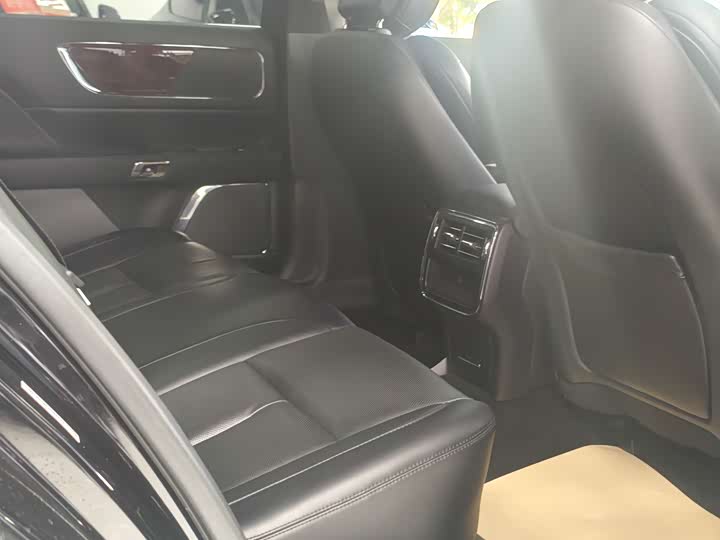 Фото 7 - Lincoln Continental