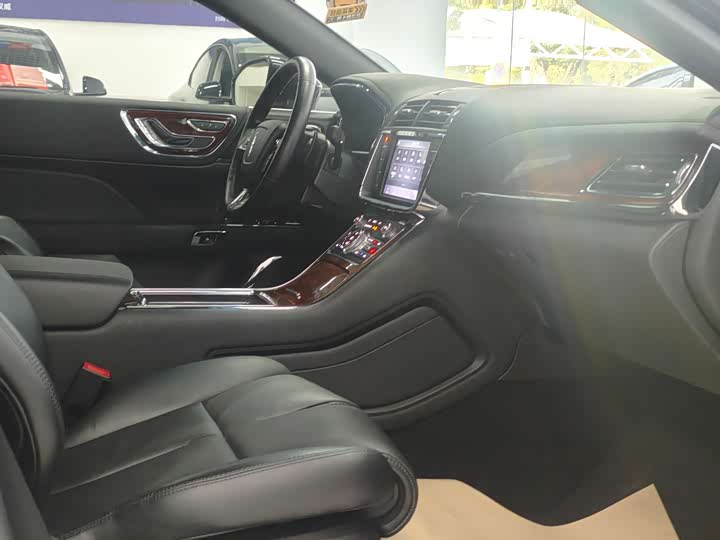 Фото 8 - Lincoln Continental