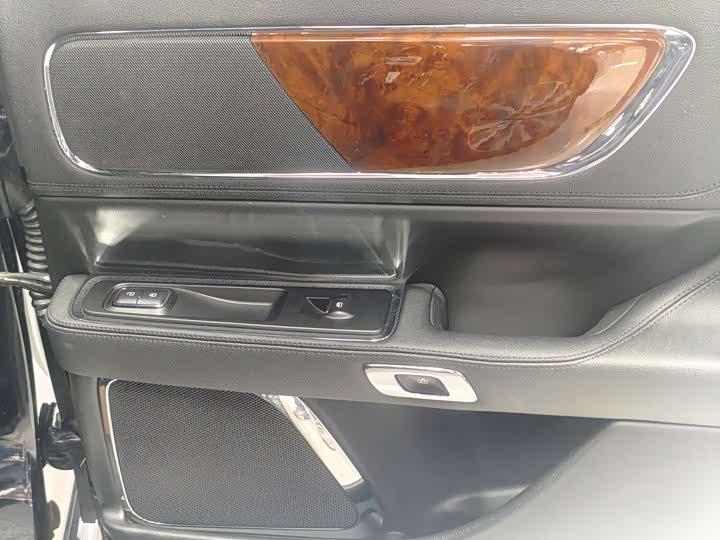 Фото 9 - Lincoln Continental