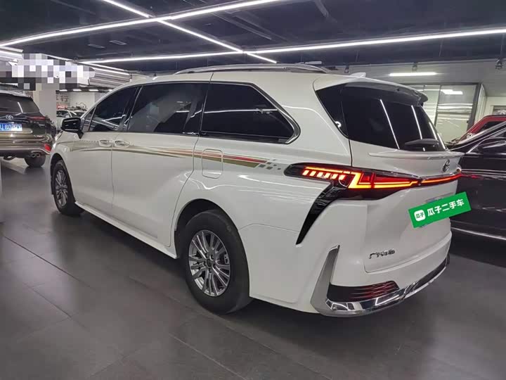 Фото 5 - Toyota Sienna