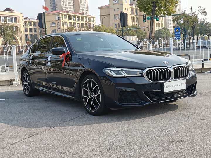 Фото 3 - BMW 5 Series