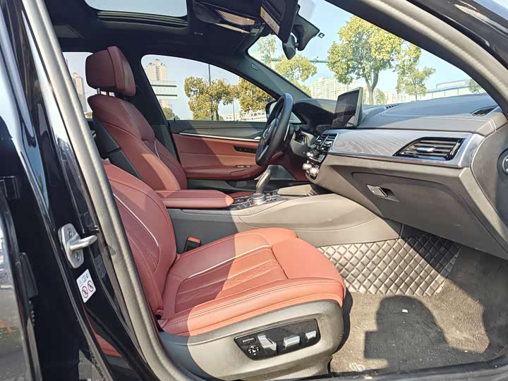 Фото 6 - BMW 5 Series