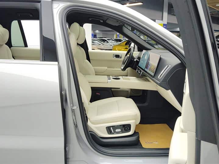 Фото 8 - LiXiang L9