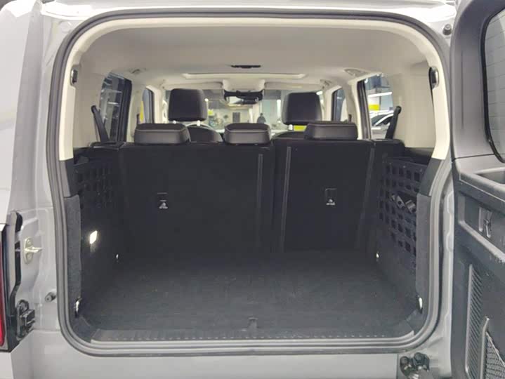 Фото 4 - Tank 300