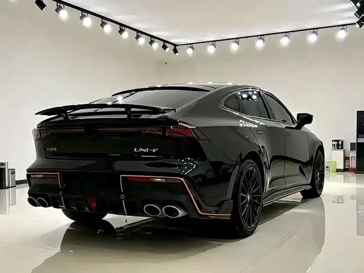 Фото 9 - Changan UNI-V