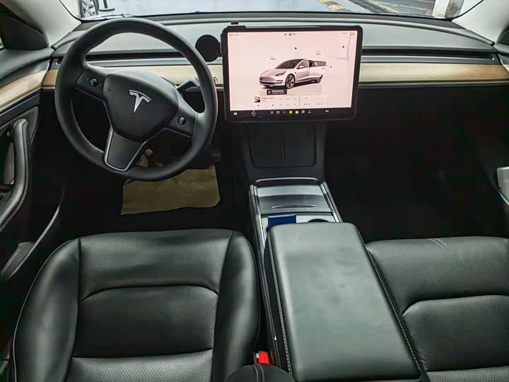 Фото 4 - Tesla Model 3