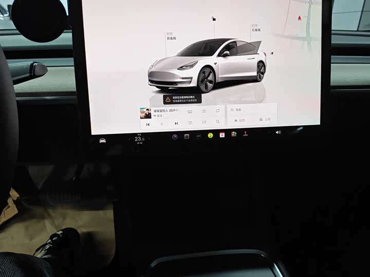 Фото 8 - Tesla Model 3