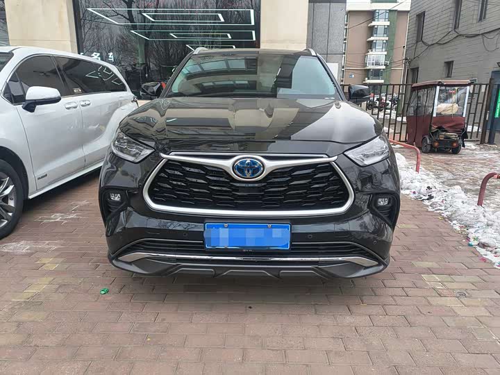 Фото 2 - Toyota Highlander