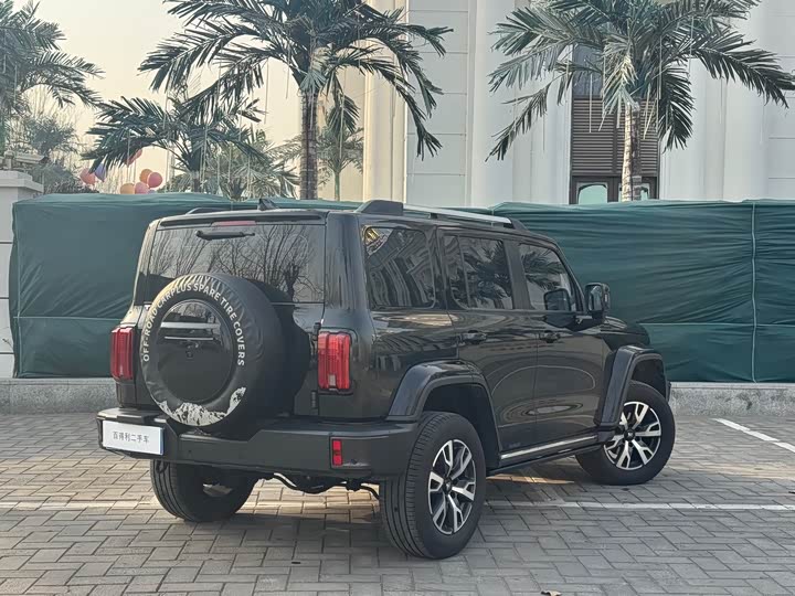 Фото 2 - Tank 300