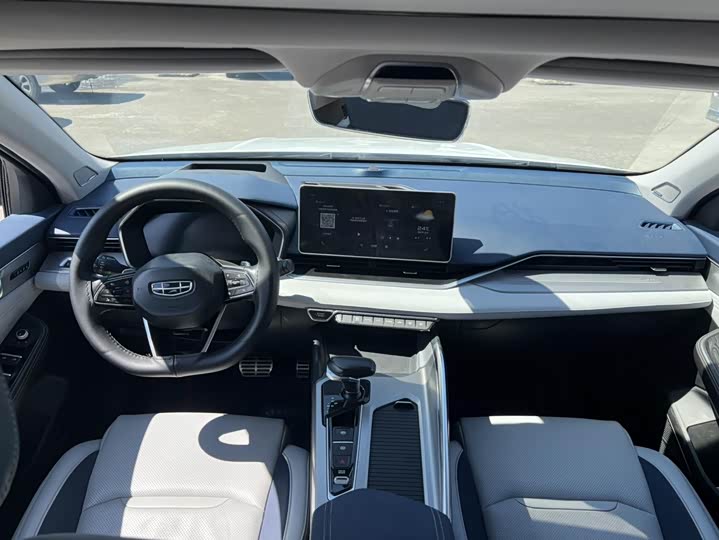 Фото 7 - Geely Preface