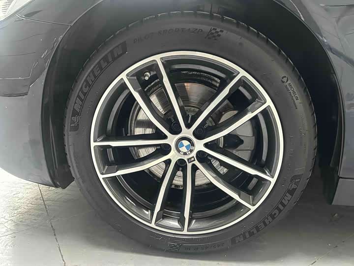 Фото 2 - BMW 5 Series