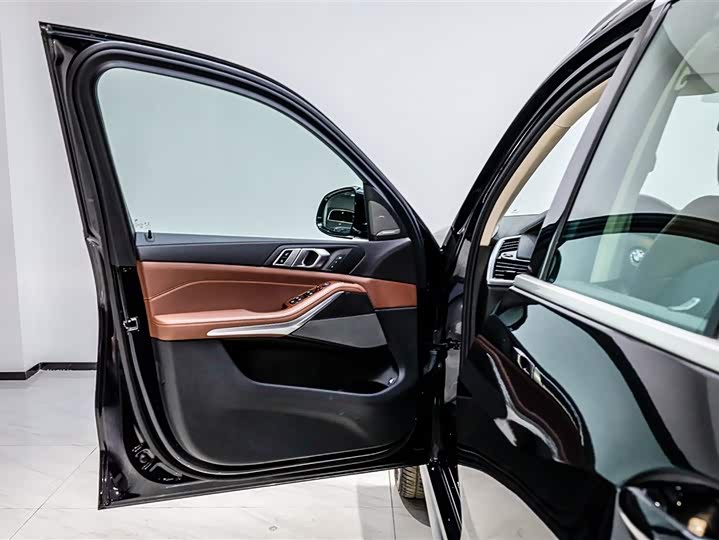 Фото 8 - BMW X5 Hybrid